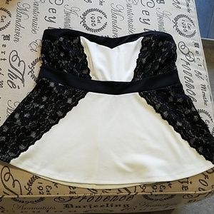 Torrid Size 1 - White and Black Strapless Top